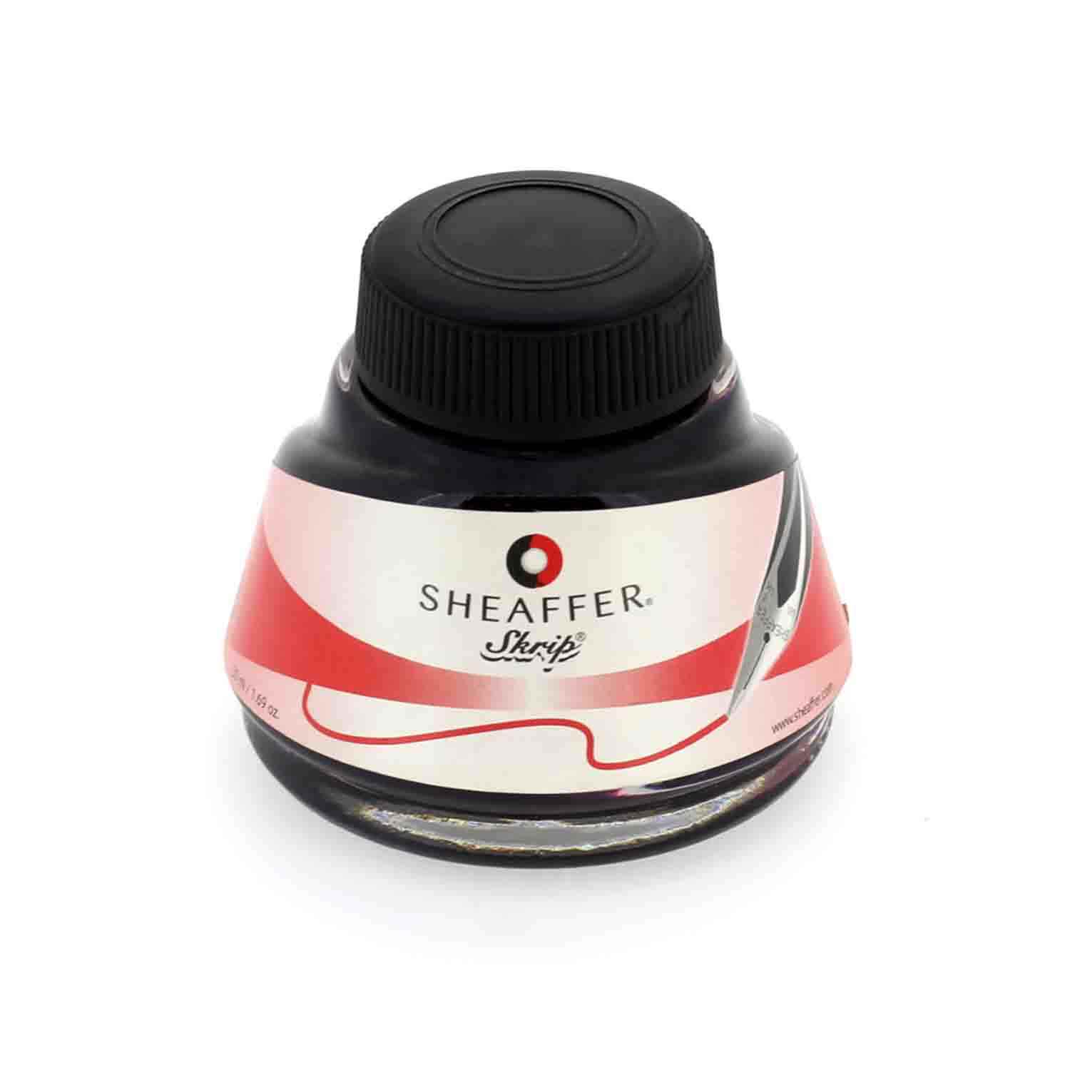 عکس واقعی جوهرخودنویس قرمز شیفر برند شیفر در محیط استاندارد فروشگاهی خودنویس, لوازم التحریر.